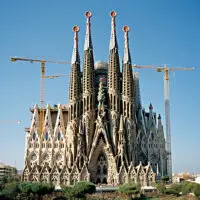pngtree-la-sagrada-familia-barcelona-image_13319980 